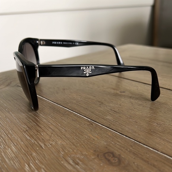 Authentic Prada SPR 230 black silver signature cat eye sunglasses W/box 56/20 - Picture 8 of 17